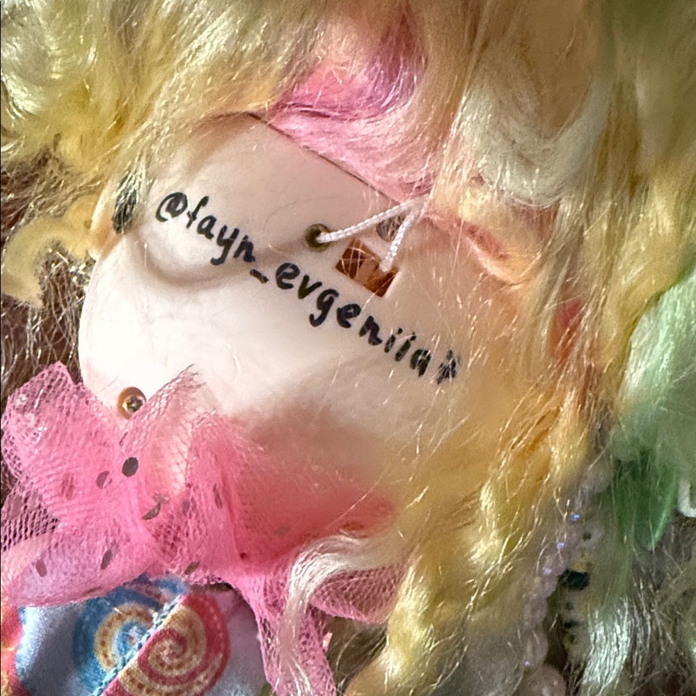 Custom Blythe Doll - Picture 8 of 12